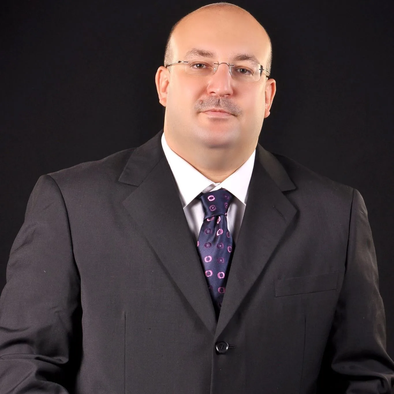 انت عايز ايه ياعم؟.. مرشح انتخابي: "مستعد أتنازل" لمنافس