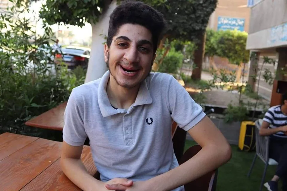 «رفضوه علشان شكله» القصة الكاملة لضحية التنمر بكلية التربية: مش انا اللى خلقتني