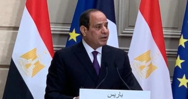 السيسي يستقبل وزير الاقتصاد والمالية الفرنسي بمقر إقامته بباريس