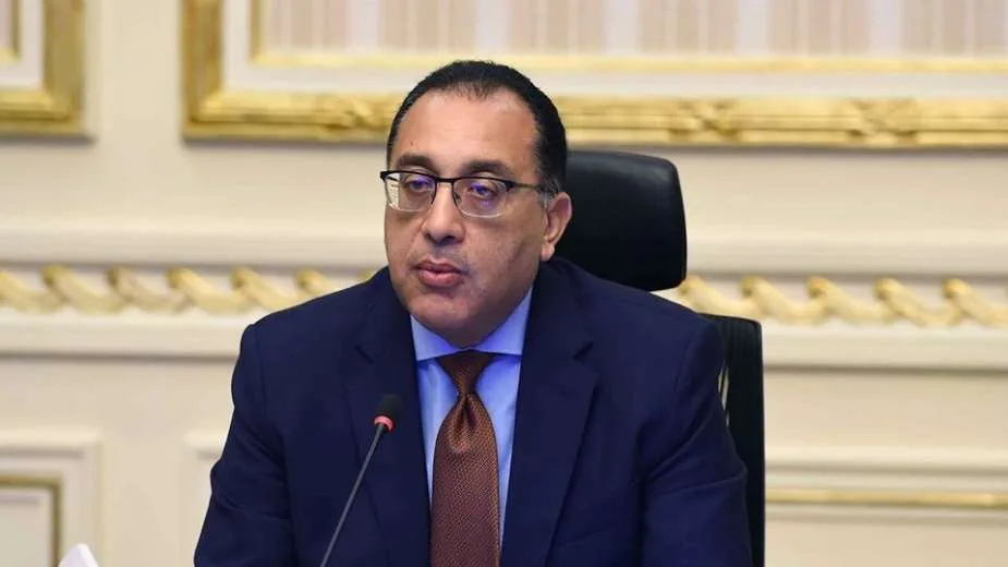 "لإعادتها لسابق عهدها".. رئيس الوزراء يتابع خطوات تطوير صناعة الغزل والنسيج