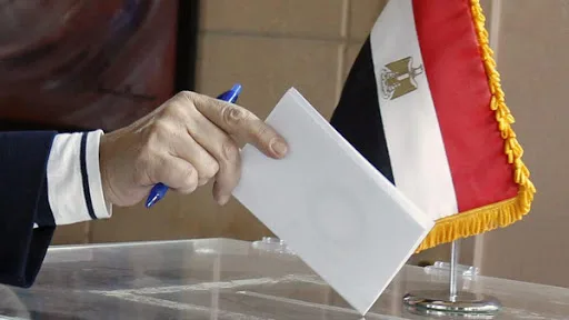 البعثات الدبلوماسية تواصل تلقى مظاريف التصويت البريدى للمصريين بالخارج فى انتخابات "النواب"