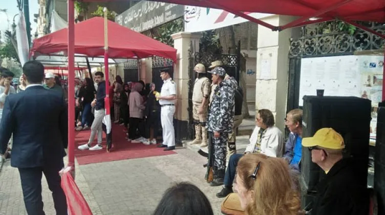 انتخابات مجلس النواب.. "هوانم جاردن سيتى" تصوتن فى اللجان الانتخابية بدائرة قصر النيل