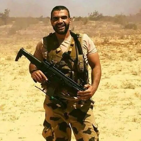 امير كرارة بطل "الاختيار" ينعي والدة الشهيد منسي