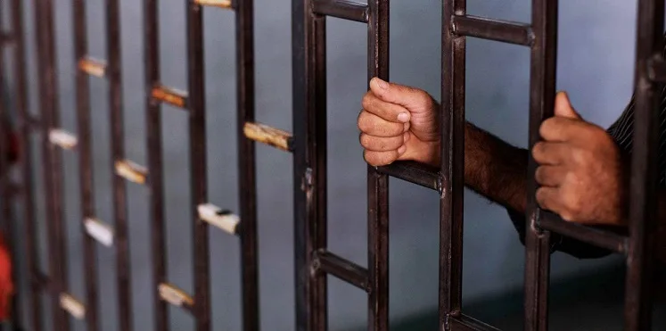 اللي اختشوا ماتوا.. نيابة الزقازيق تقرر تجديد حبس طبيب الميكروباص وتحريز ملابسه
