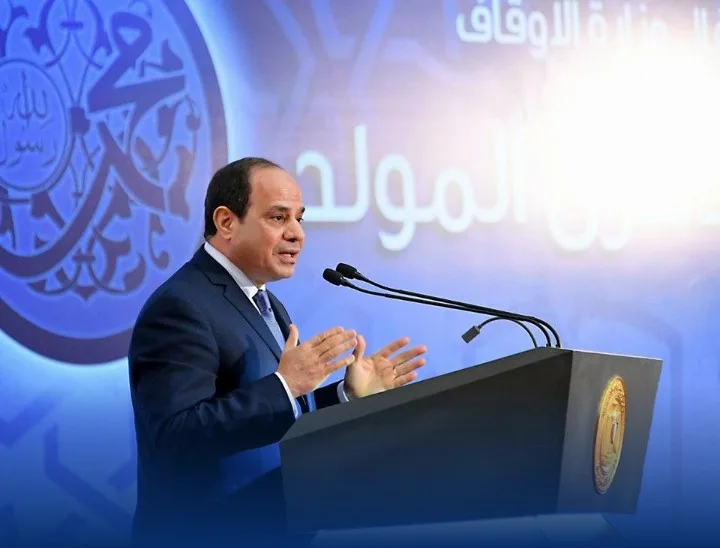 المصريون في عيون "السيسي".. تكافل وكرامة يخدم 15 مليون مواطن