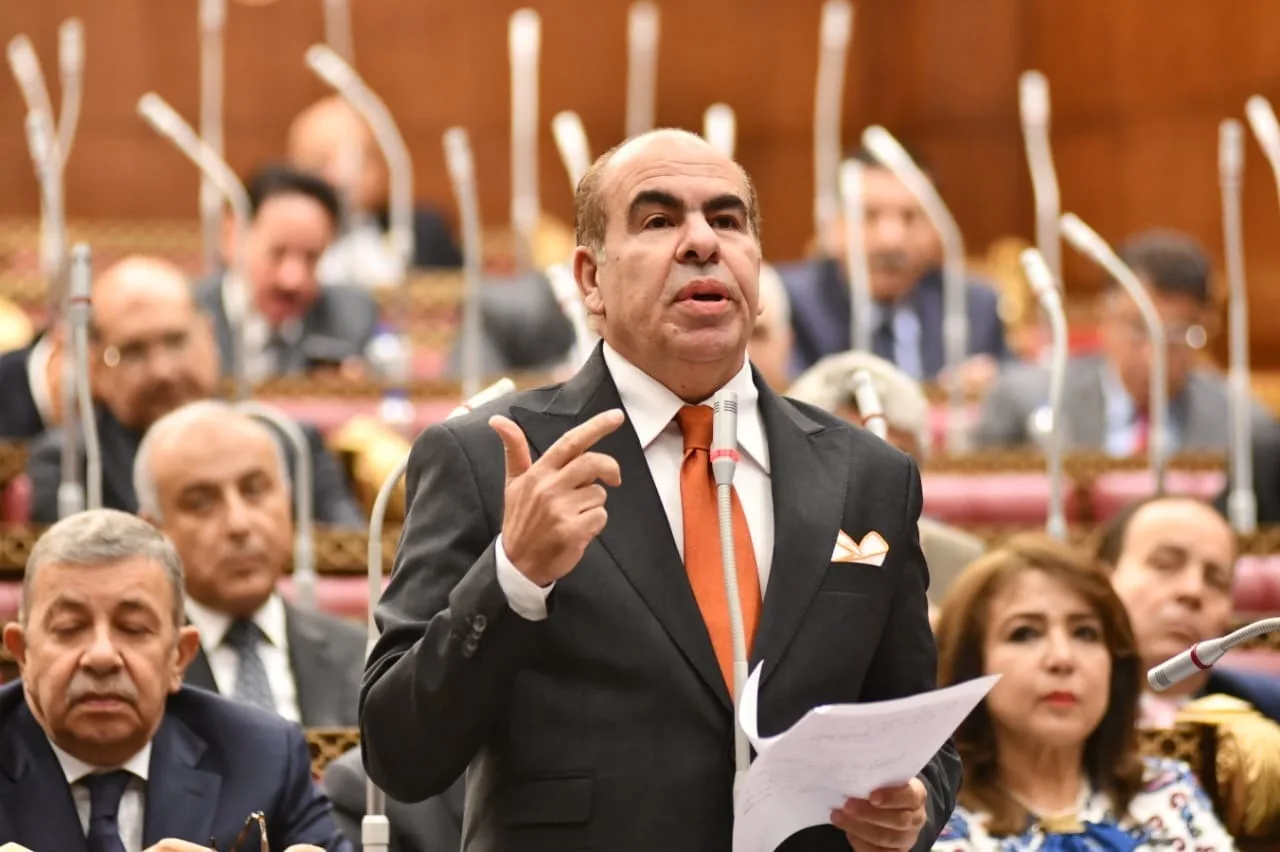 النائب ياسر الهضيبي يتقدم بطلب إحاطة بشأن تهالك شبكات مياه الشرب وأزمة الصرف الصحي بمحافظة قنا
