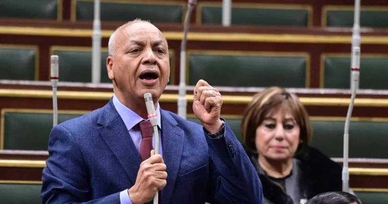 مصطفى بكري للحكومة: لا تراهنوا على صبر الناس.. وأزمة العدادات الكودية تحتاج حلا عاجلا
