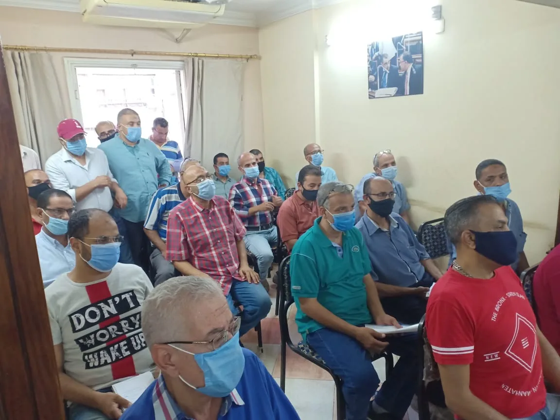 آلاف من متضرري "المعاش المبكر" عالقين في خندق الحكومة (التفاصيل)