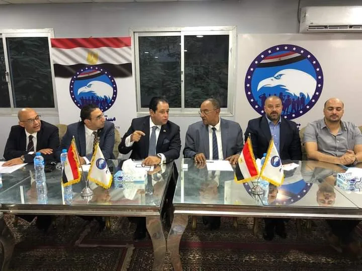 بالصور أعضاء "النواب" و"الشيوخ" يد واحدة في غرفة عمليات جولة الإعادة