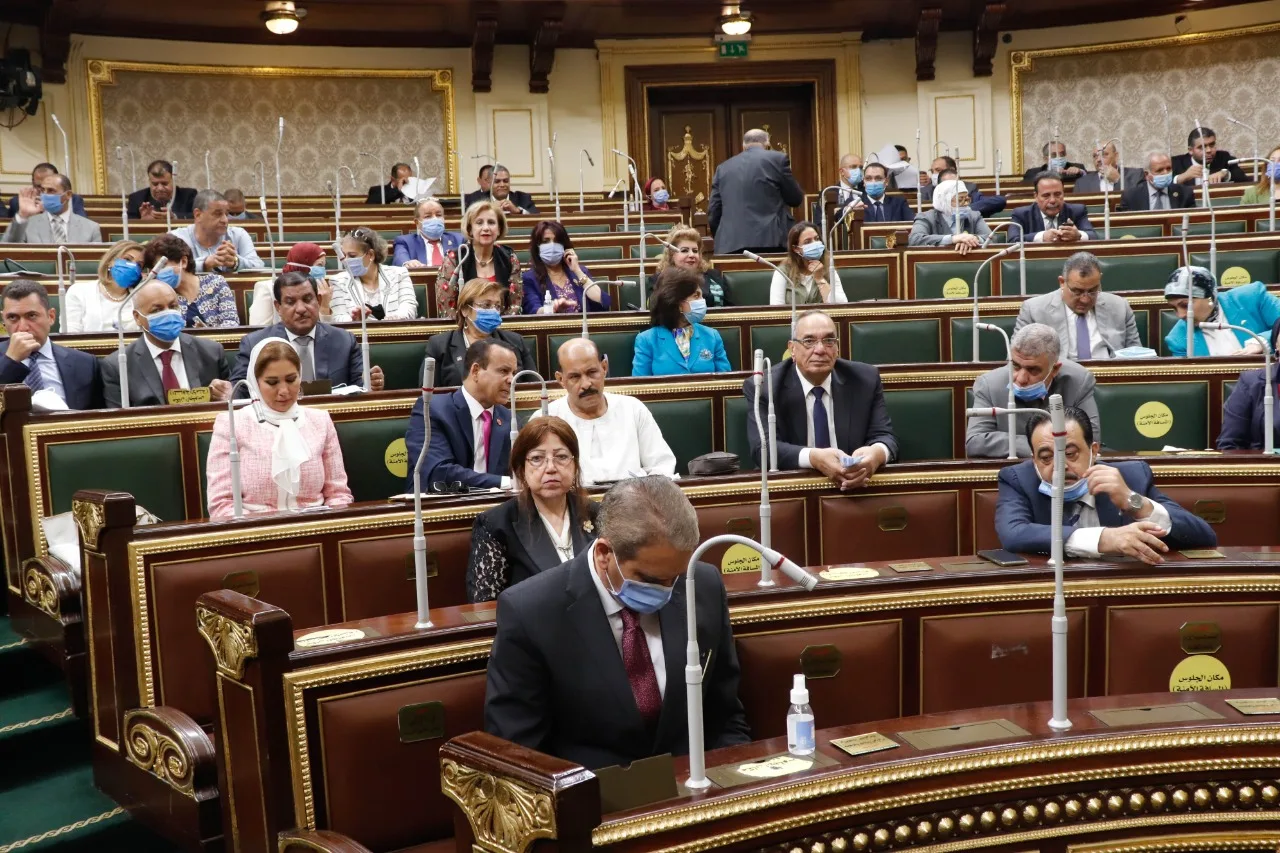 البرلمان يقرر الإبقاء علي قوائم اللجان النوعية .. ورئيس المجلس: الإنعقاد يستمر 3 اشهر